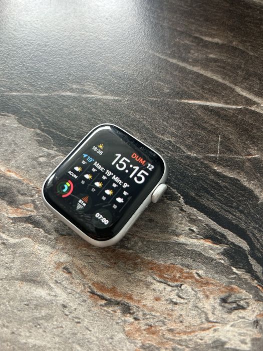 Apple Watch SE silver