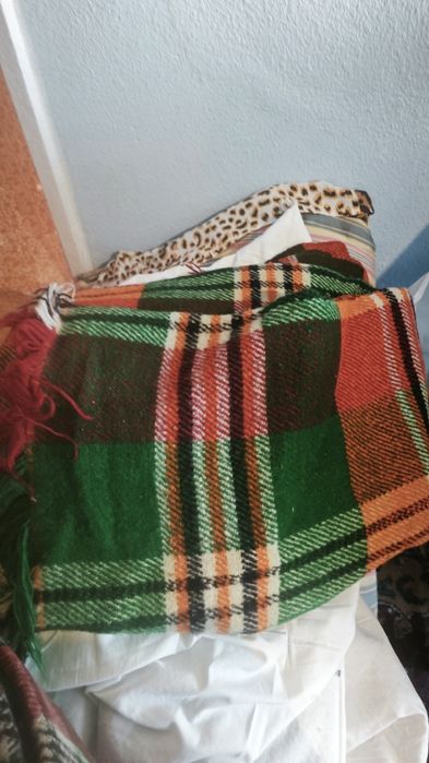 Стенен гоблен , легло с пружина ,родопски одеала