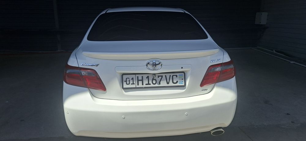 Toyota camri sotiladi