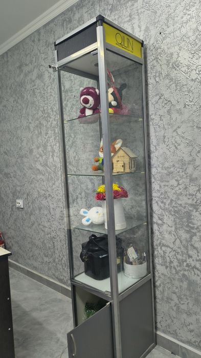 Стеклянная витрина продам