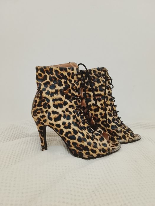 Продаю ботильоны для High Heels в леопардовом принте.
