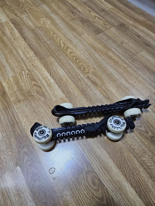 Продам чехлы на роликах