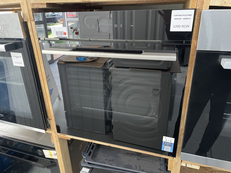 Cuptor incorporabil Bosch HBG7241B2, Seria 8