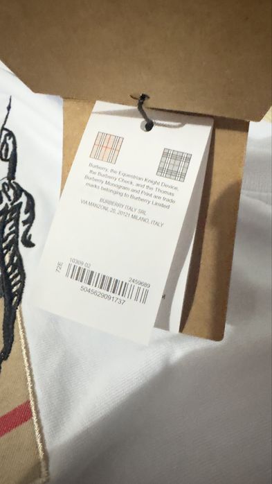 Tricou cu desing
