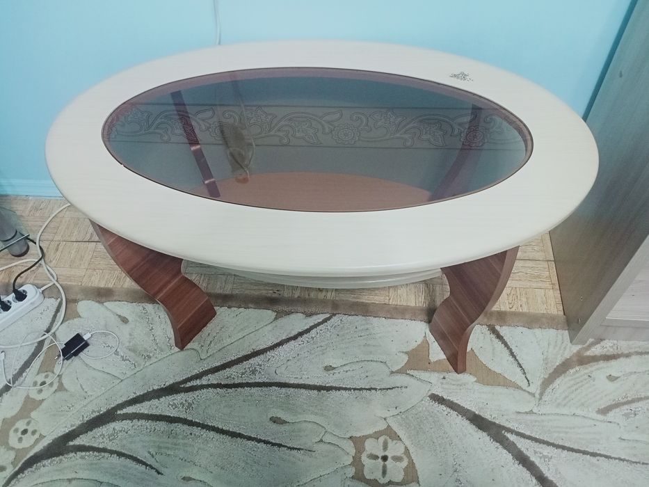 Продам журнальный столик