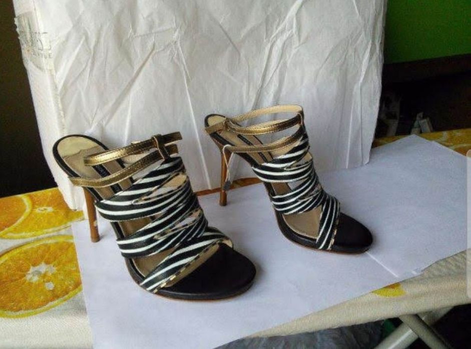 Продам итальянские босоножки