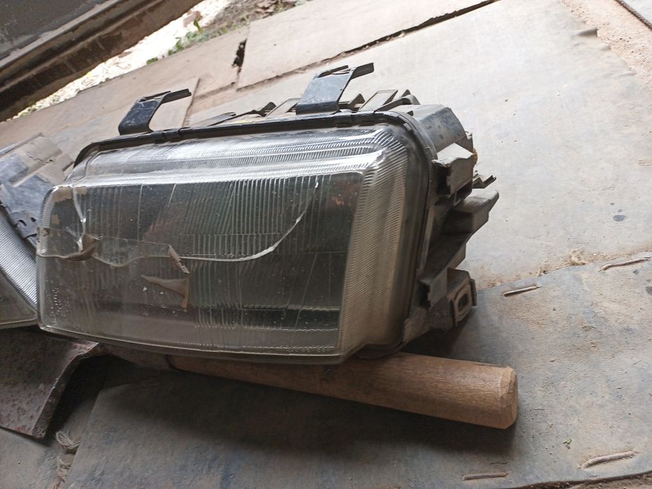 Фары на Ауди А4 б/у