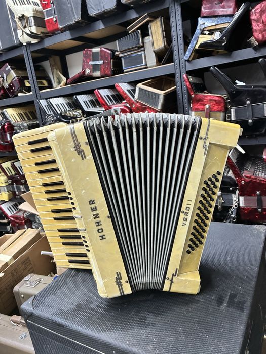 Acordoen Hohner Verdi 1 cu 48 de basi clapa lunga