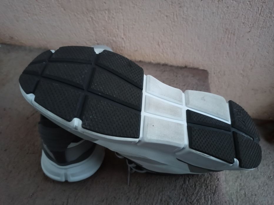 обувки ZARA EUR42 маратонки