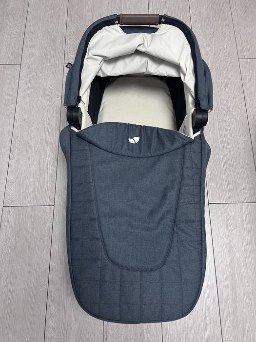 Carucior 3in1 JOIE A-Tour Chrome Dlx T1201GAMNL0, 5 puncte, 0 luni+, gri antracit-negru