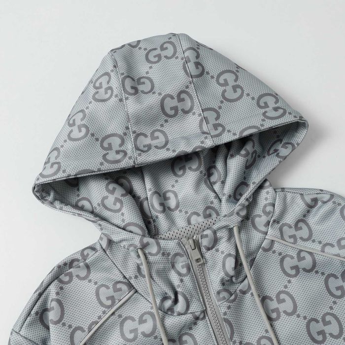 Kurtka Gucci Această haină are o reinterpretare odświeżony