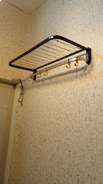 Вешалка настенная в прихожую