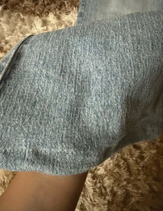 Blugi evazati cu sclipici fin