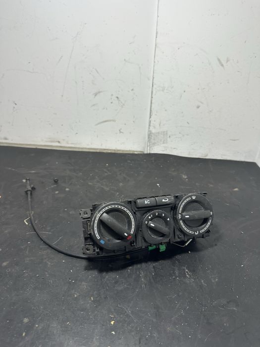 Panou comanda clima Vw T5  Transporter caravelle 1.9 2.5 7H0820045