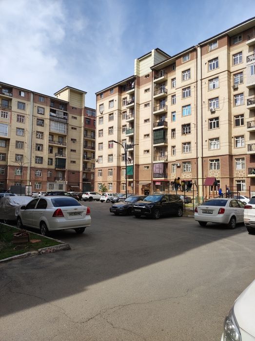 Срочно квартира сотилади Иззат Яшнобод