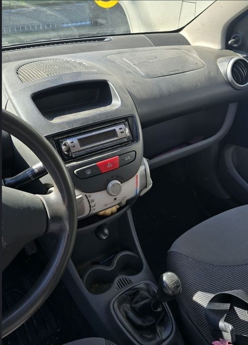 Dezmembrez Peugeot 107 1.0 benzină 2007