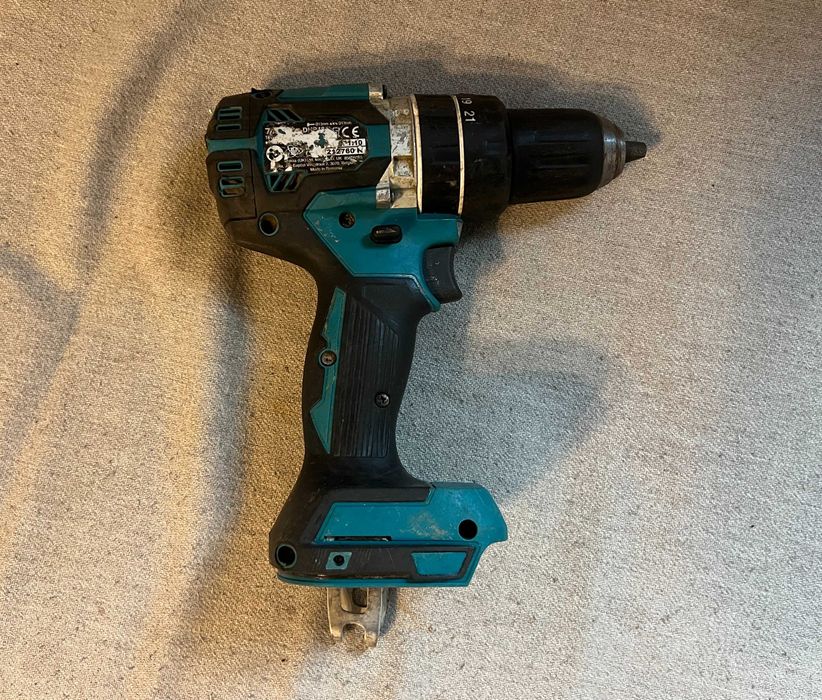 Masina gaurit insurubat Makita DHP484 18V Brushless doar corp