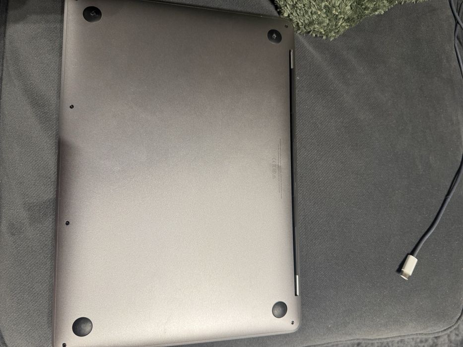 MacBook Pro 13” 2019 Touch Bar