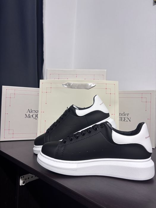 Alexander McQueen White-Black