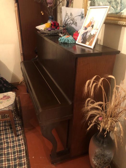 Пианино Legnica (Польша)