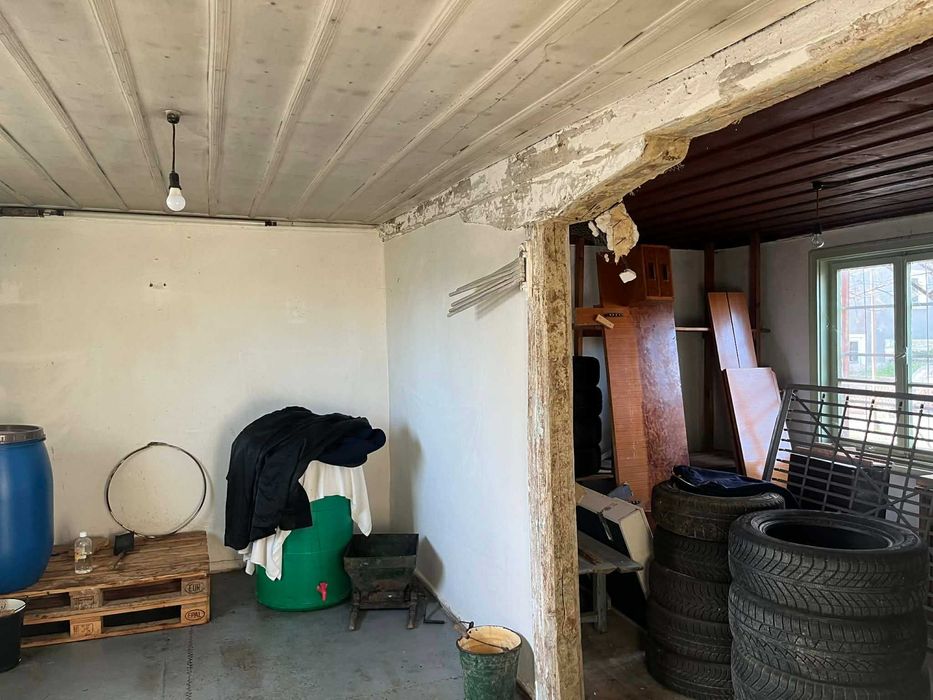 Къща с просторен двор в центъра на село Горица, община Попово