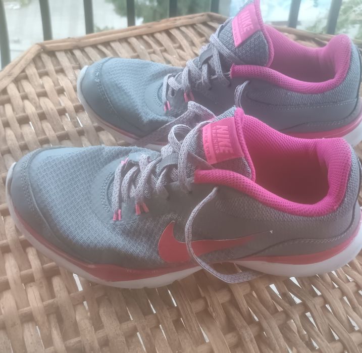 Маратонки  Nike номер 37