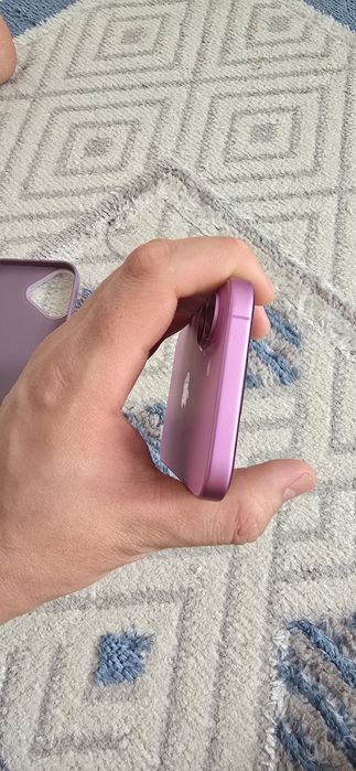 Продам айфон 16 128