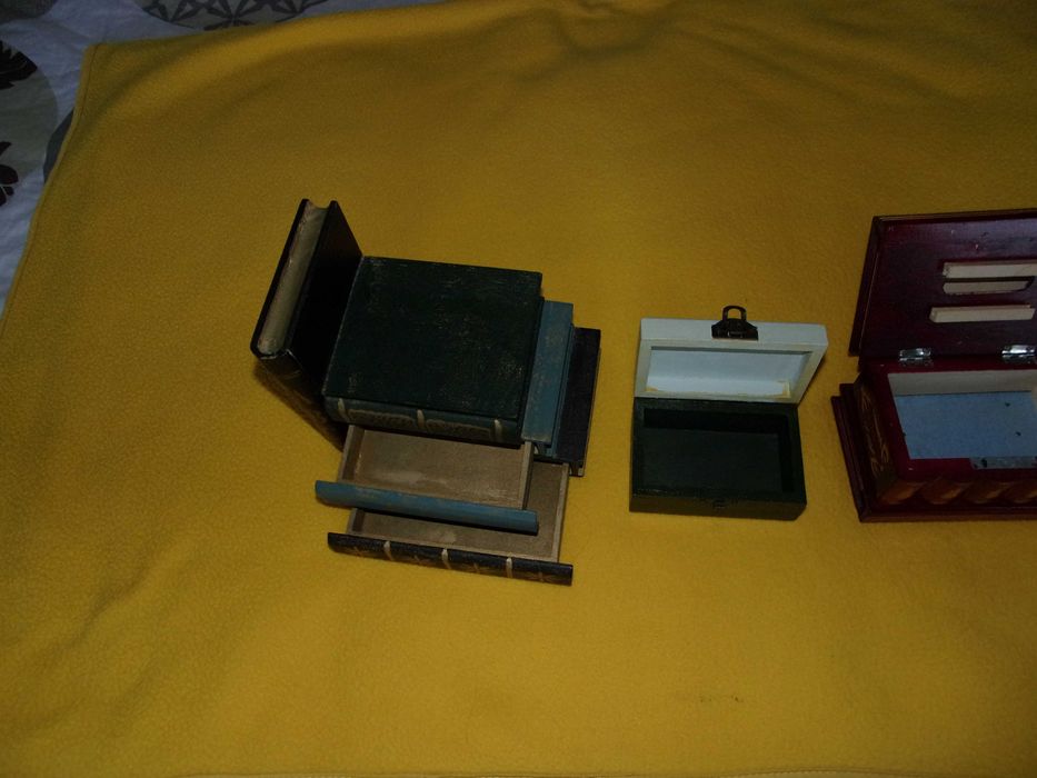 Cutiute  bijuterii lemn