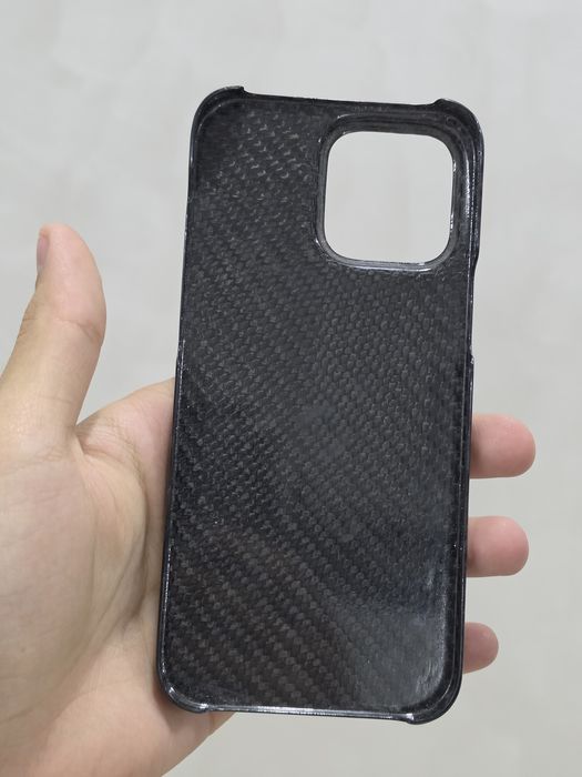 Iphone 16 pro max chexol kovinniy carbon