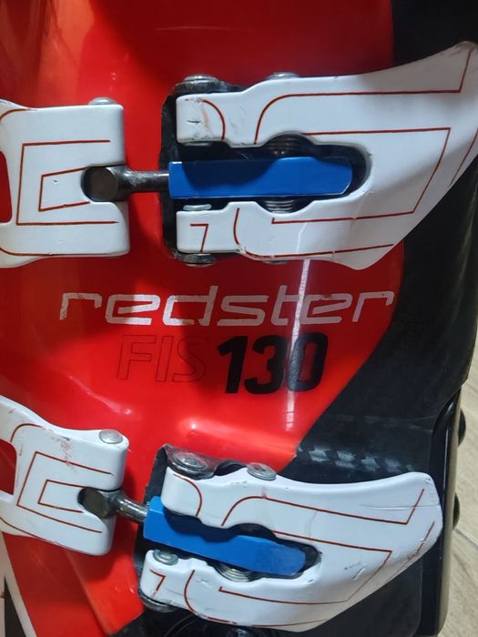 Продавам състезателни ски обувки Атомик