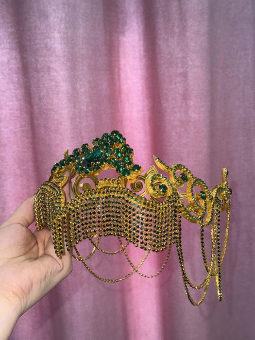 ansambil va doppisi bilan birga