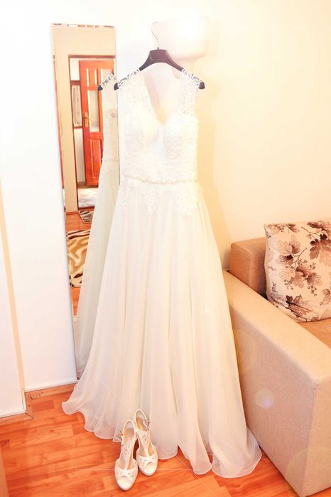 Oferta! Rochie mireasă Elegance Ama,dantela, marime 36-38-40, corset