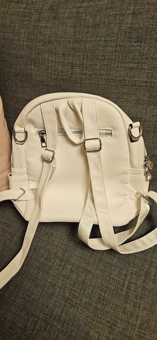 Дамска бяла раница