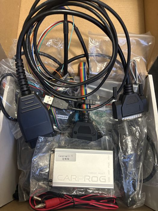 CARPROG 13.77 с пълен комплект адаптери чисто нов