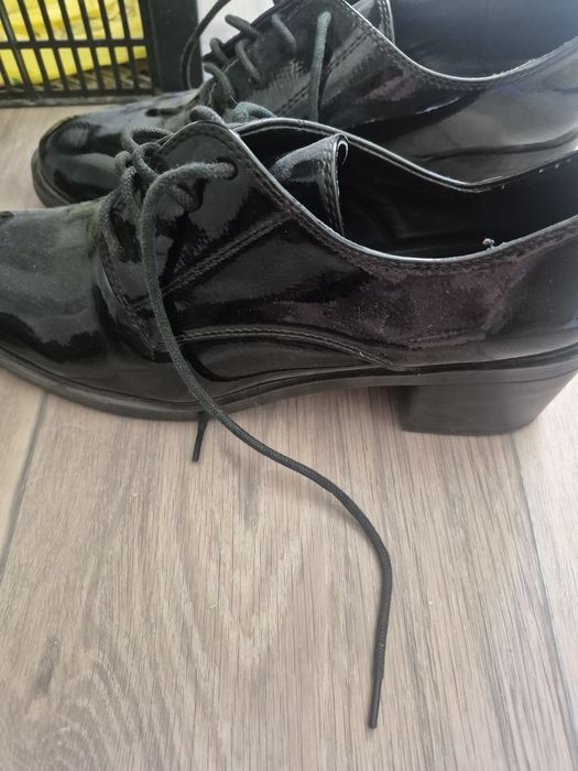 Продам обувь  женскую