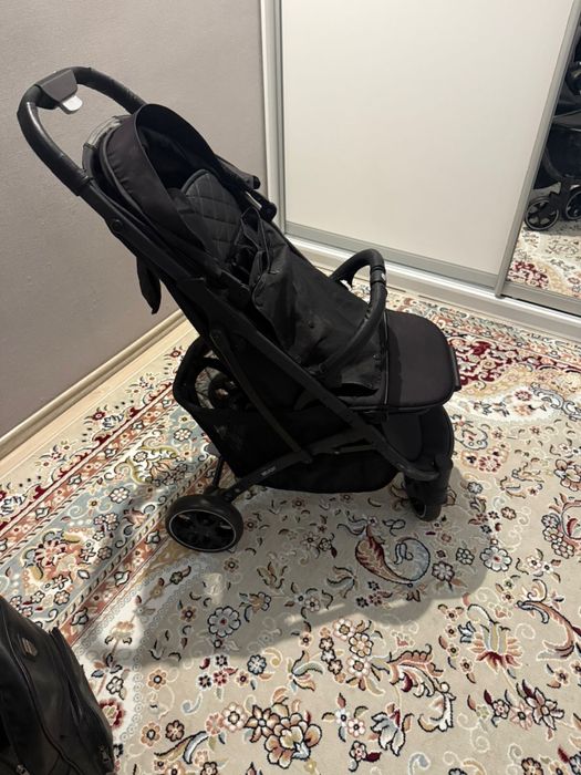 Коляска прогулочная в отличном состоянии