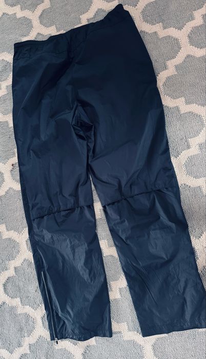 Nike run L, din material foita