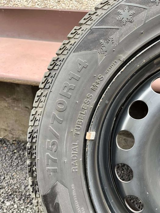 Джанти със зимни гуми 175/70 14 VW AG фолксваген 4бр