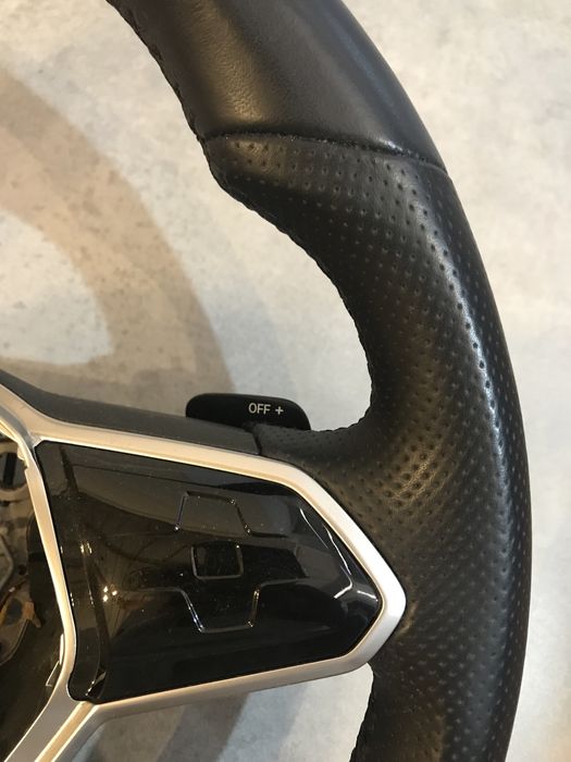 Волан Голф 8 / Golf 8 GTI сензорен с пера