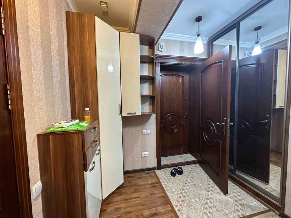 Продается своя квартира 3/3/4 на улице Нукус