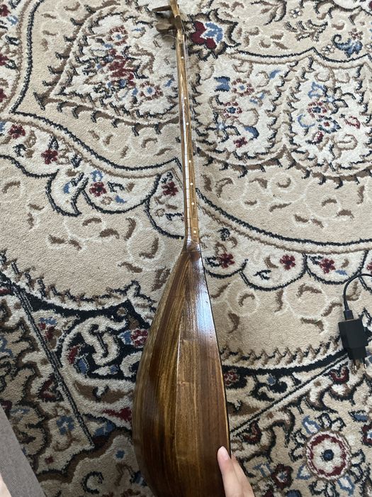 Домбыра Б/у 30000 тысяч