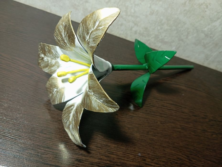 Продам кованые цветы из металла