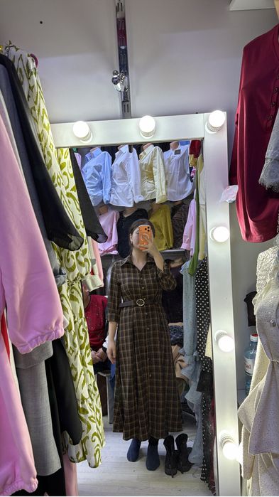 Киімдер сатылуда