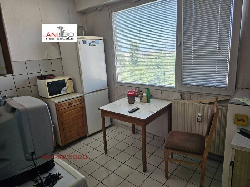 Продава се Двустаен апартамент в София, Полигона - 65 кв.м за 2000 €/кв.м - Снимка #4