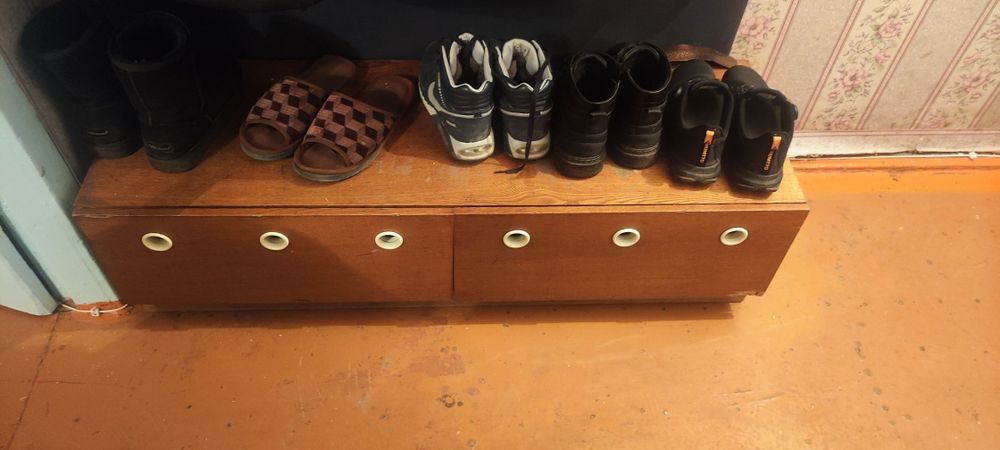 Отдам матрас и мебель