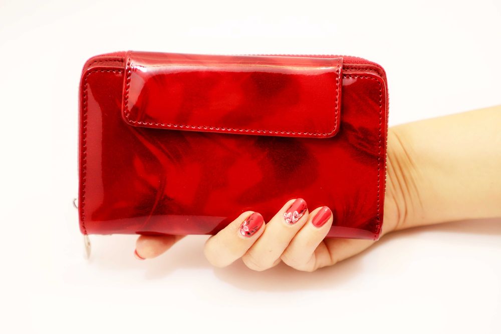 Страхотни червени дамски портмонета, естествена кожа.