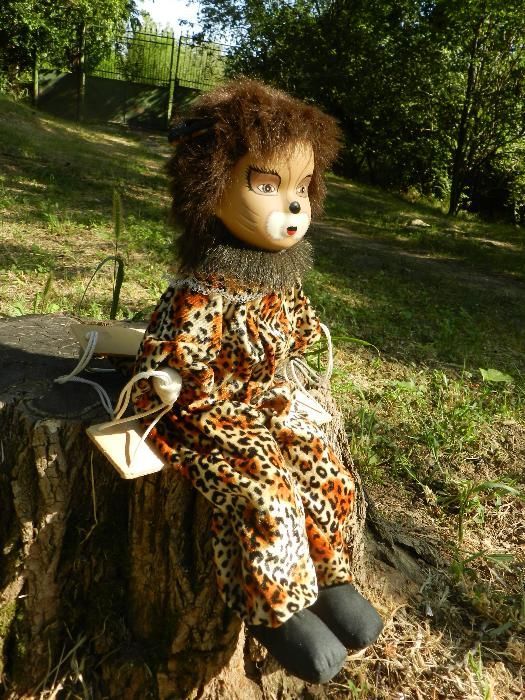 Arlechin maimutica in leagan realizat minutios ,portelan pictat -47 cm