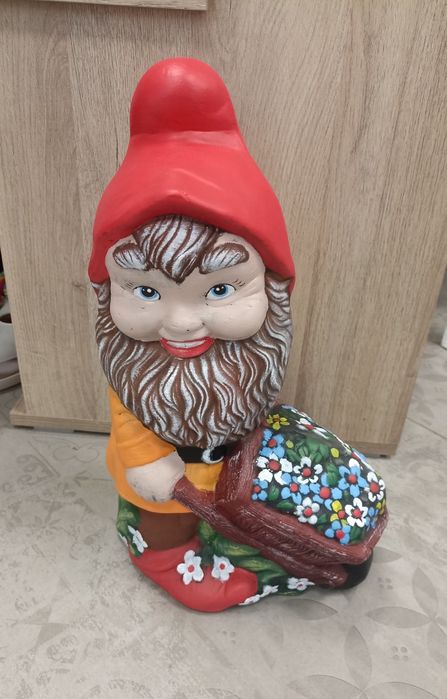 Джудже с количка - керамична фигура