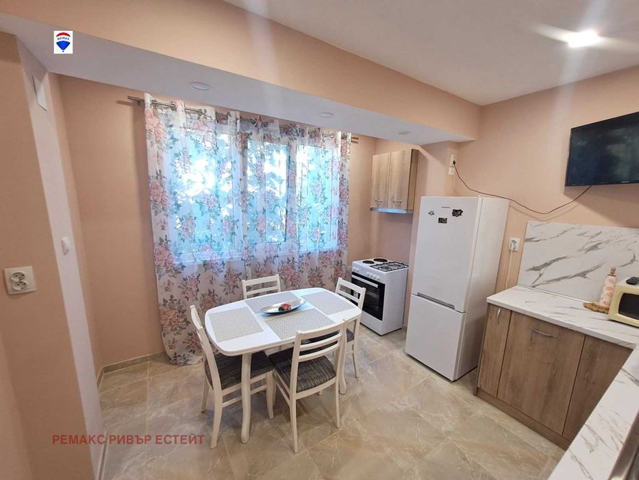 Дава се под наем Двустаен апартамент в Русе, Здравец - 64 кв.м за 408 € - Снимка #3