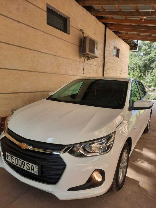 Подаётся машина ONIX